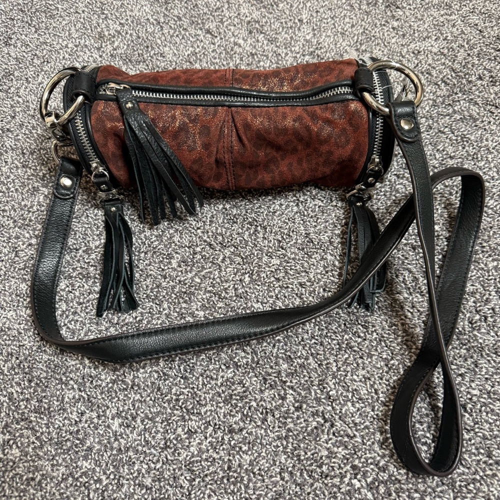 B. Makowsky Shimmer Leopard Print Barrel Crossbody leather bag purse